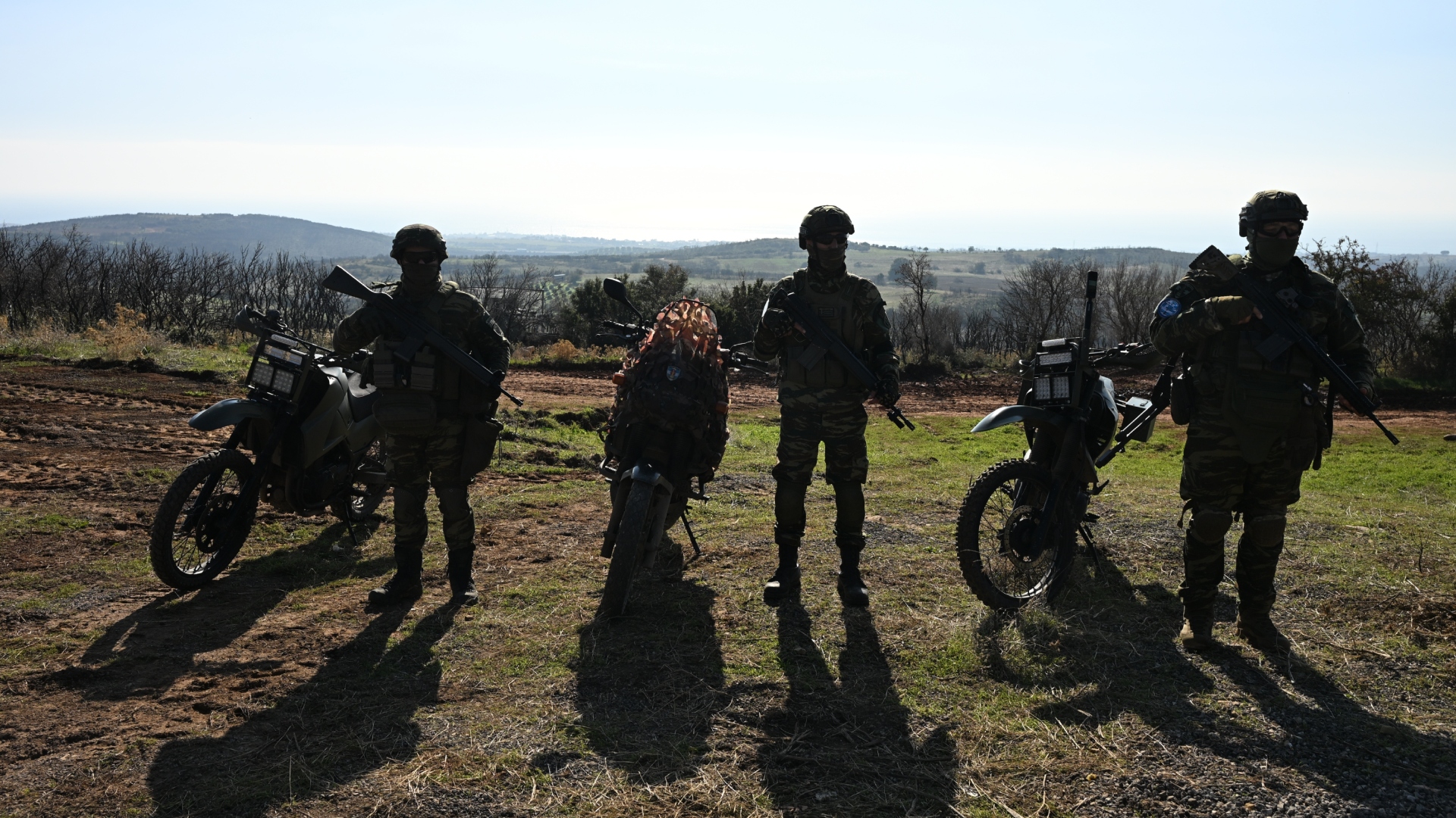 «Αίσιος Οιωνός – 25»: Εντυπωσιακές εικόνες από την άσκηση με drones και anti-drone συστήματα-11