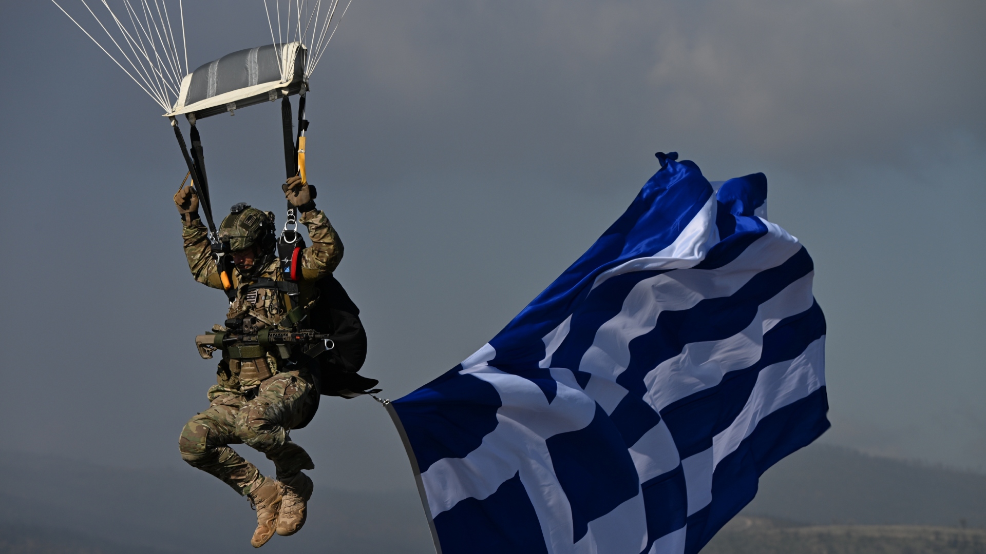 «Αίσιος Οιωνός – 25»: Εντυπωσιακές εικόνες από την άσκηση με drones και anti-drone συστήματα-13