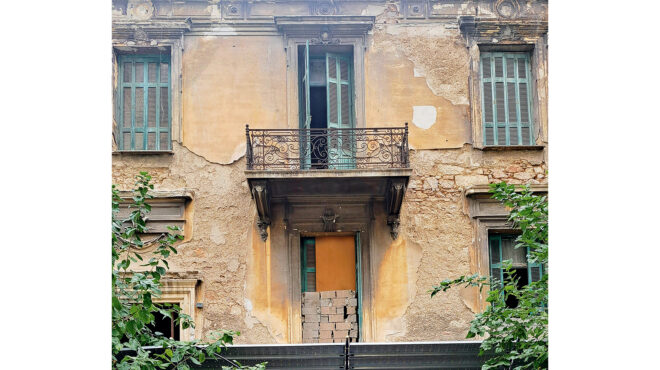 τα-ξέφτια-μιας-ελληνικής-αναγέννηση-563909176