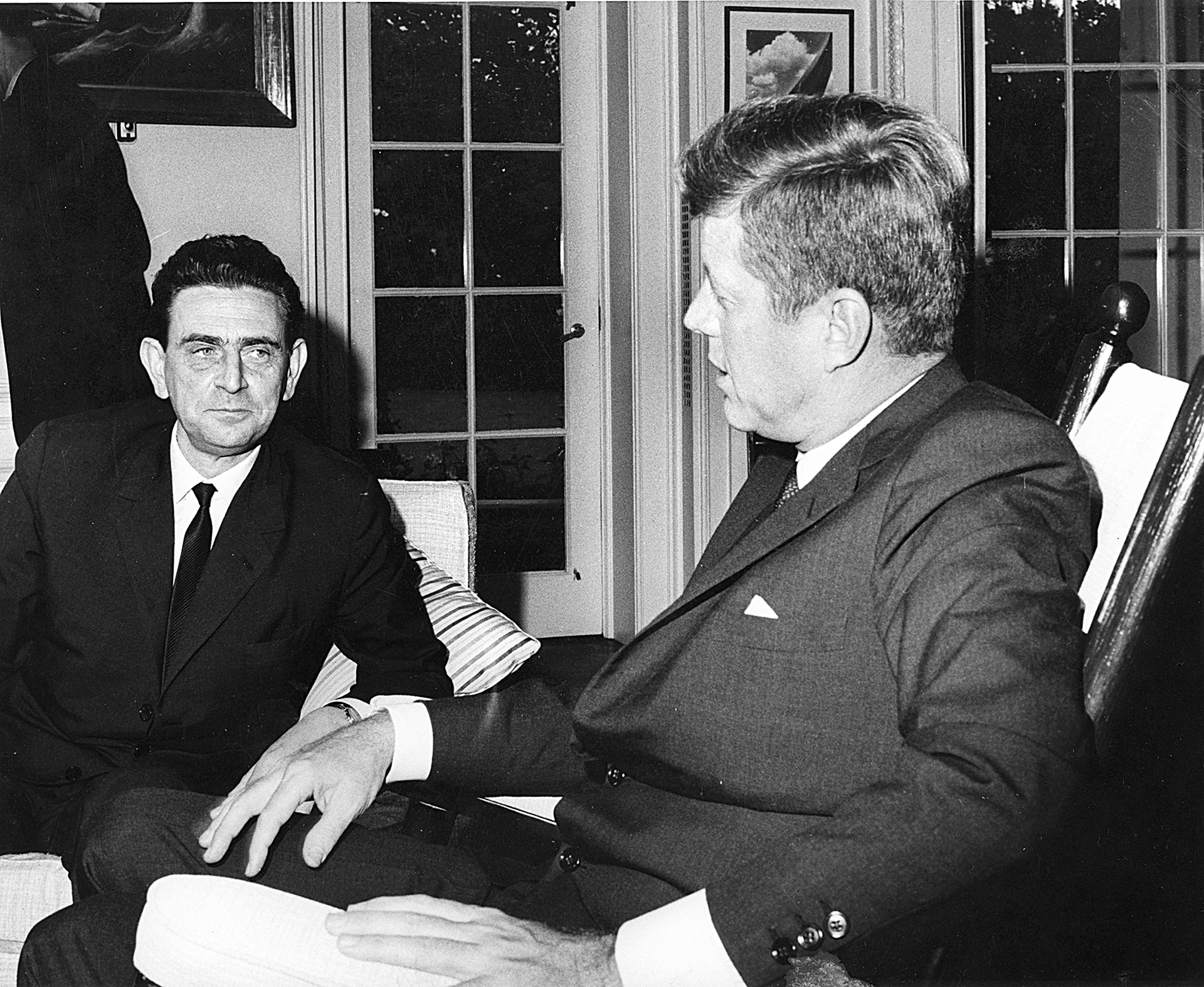 Υπουργός χωρίς σμόκιν και TV-3