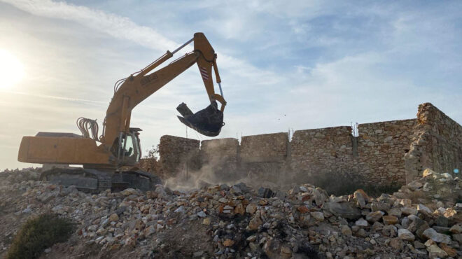 νάξος-η-κατεδάφιση-που-άργησε-δύο-δεκα-563944021