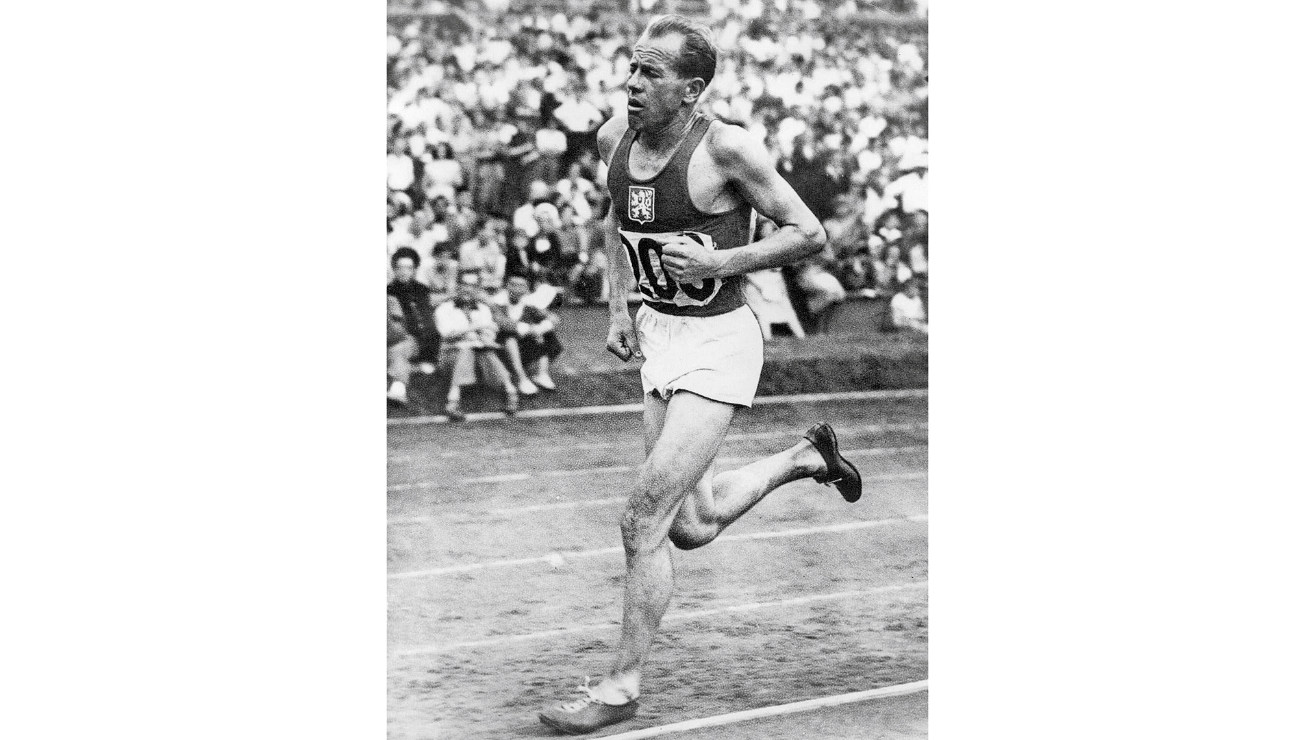 εμίλ-ζάτοπεκ-η-θλιμμένη-ατμομηχανή-563931898