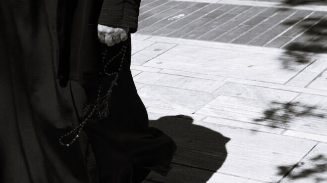 ποιος-πληρώνει-τους-επιόρκους-της-εκκ-563923837