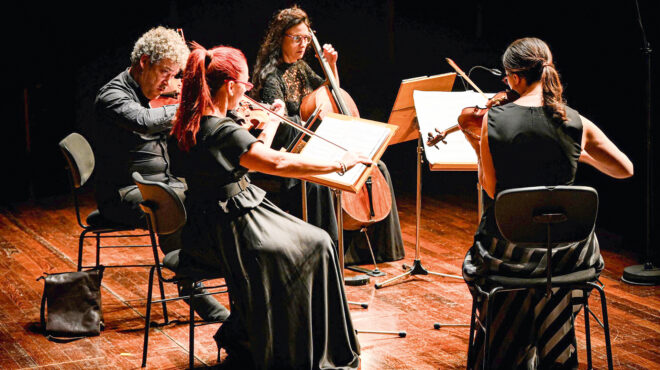 δύο-σοβαρά-σύγχρονα-έργα-563899180