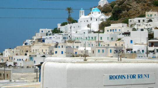 Ο Ιψεν στη χώρα του Airbnb