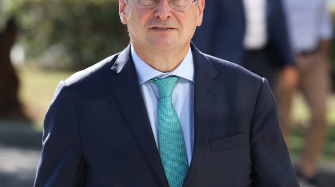 κωστής-χατζηδάκης-κοινότητες-563901358