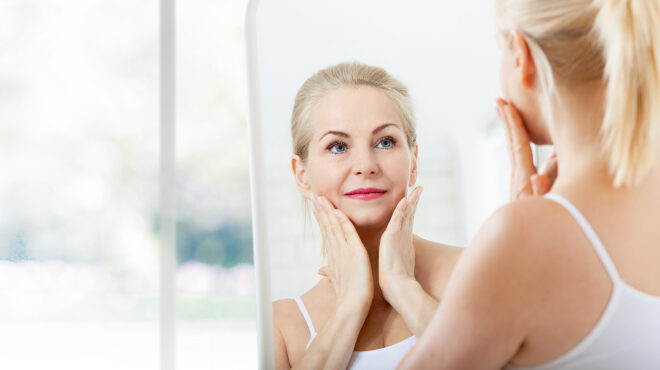 φρέσκο-πρόσωπο-παρά-το-πέρασμα-του-χρό-563927764