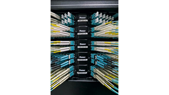 φουντώνει-η-μάχη-στις-τηλεπικοινωνίε-563936935