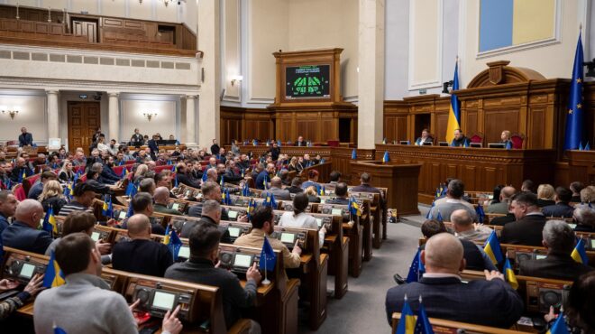 ουκρανία-διπλή-πίεση-στον-ζελένσκι-γι-563930035