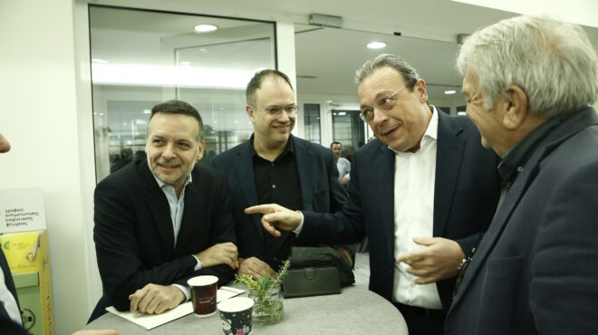 εκδήλωση-με-πολλαπλά-μηνύματα-στον-χώ-563943097