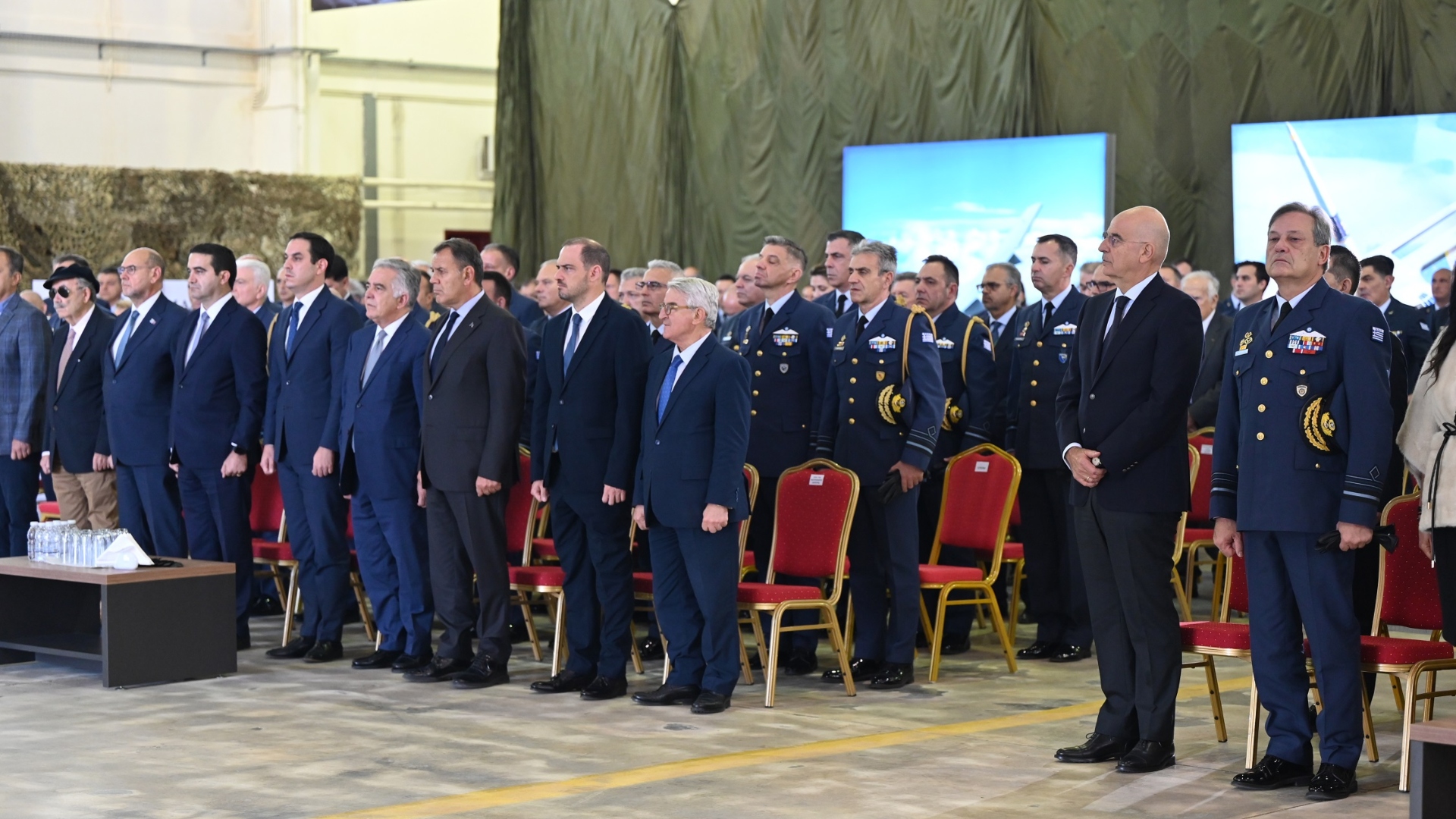 Προαναγγελία Δένδια για αγορά νέων μεταγωγικών αεροσκαφών-4