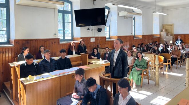 οι-πρώτες-εικονικές-δίκες-ανηλίκων-στ-563920864