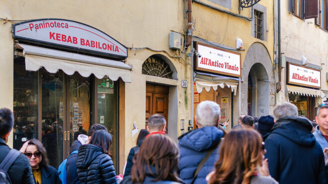 φλωρεντία-ουρές-για-ένα-σάντουιτς-563907256