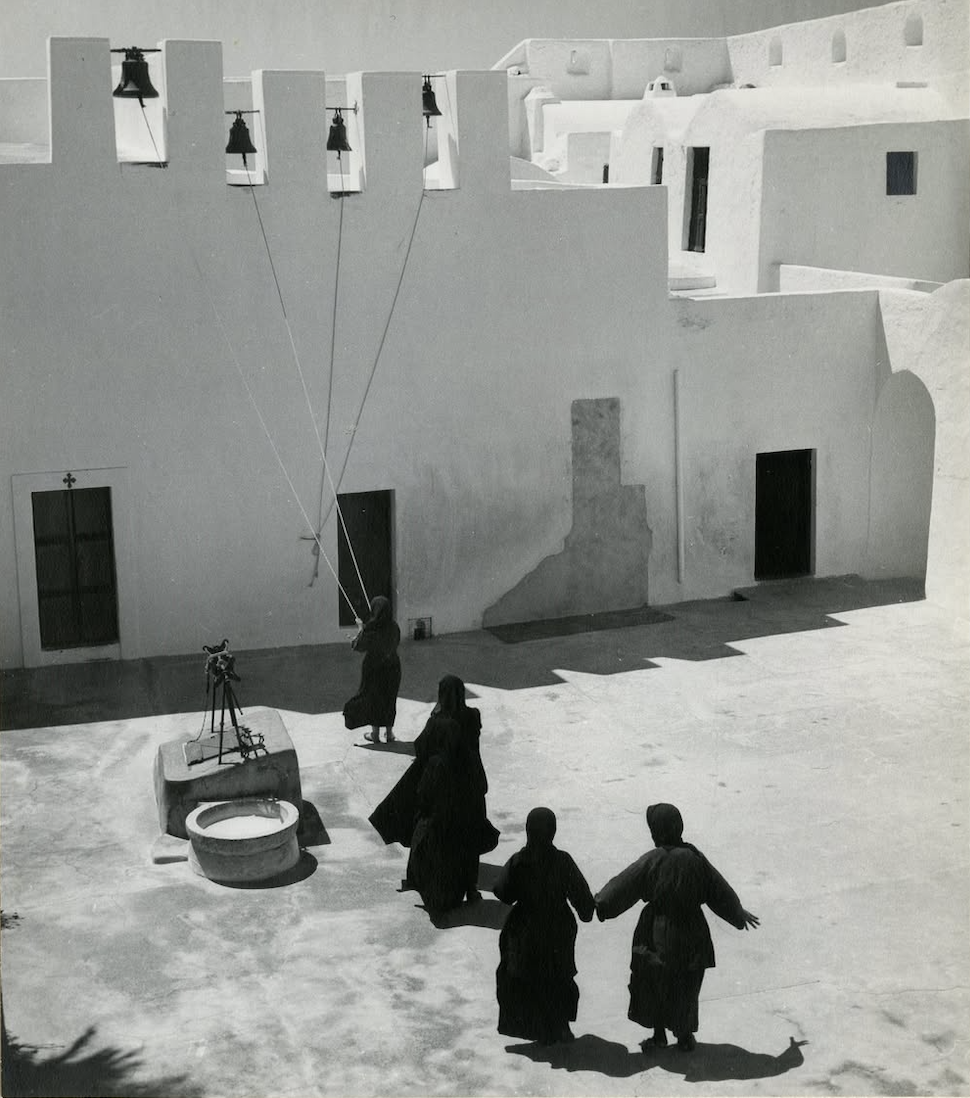 Η φωτογραφική μαρτυρία του Δημήτρη Χαρισιάδη για τη μεταπολεμική Σαντορίνη-4