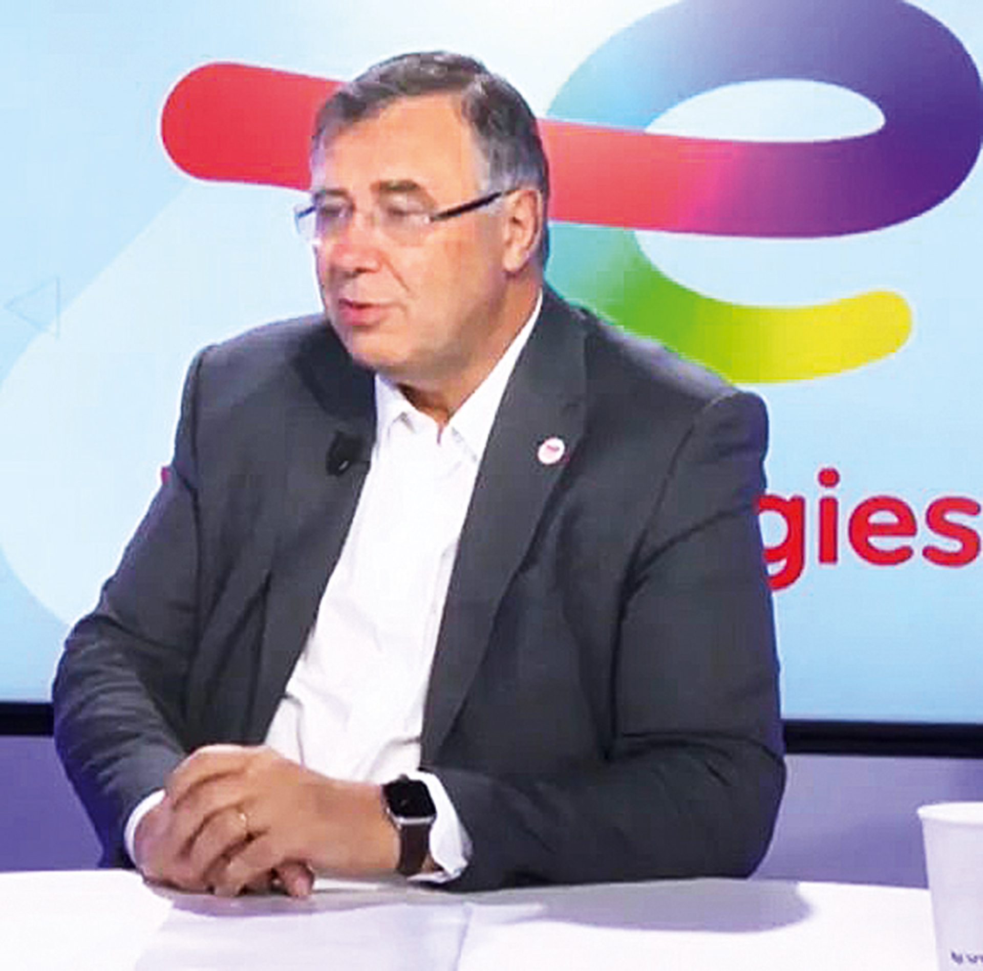 Ο κόσμος επιστρέφει στο πετρέλαιο-1