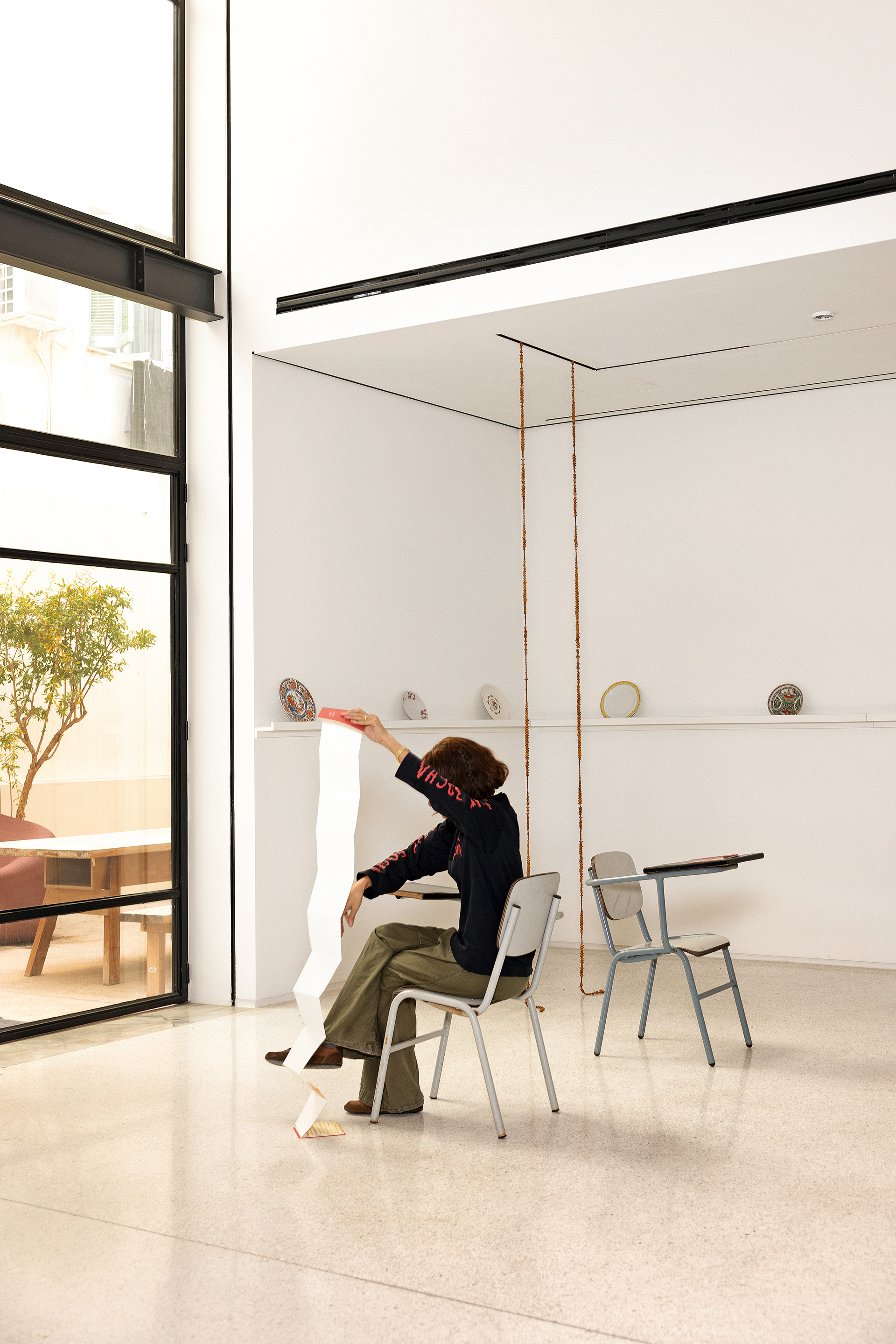 Ποια είναι η Λάιλα Γκοχάρ που μαγείρεψε μια φασολάδα-έργο τέχνης στην Αθήνα;-6