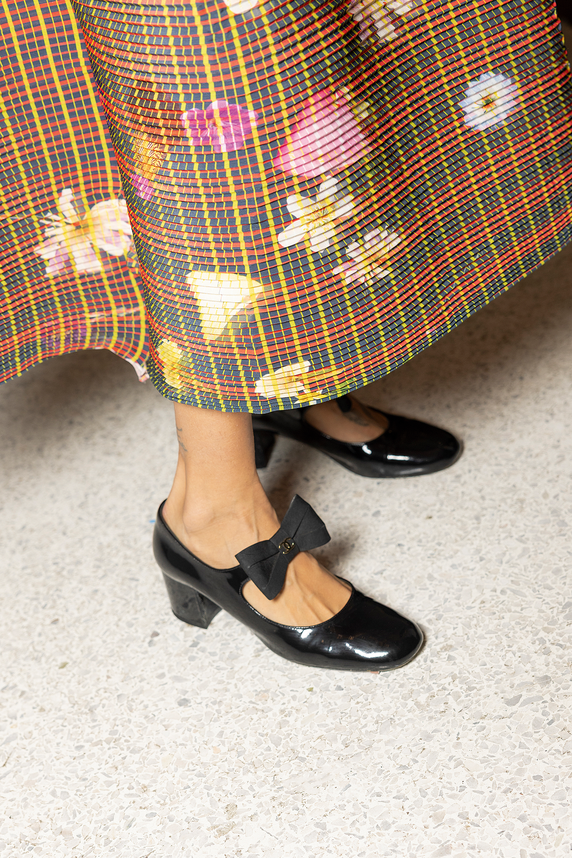 Ποια είναι η Λάιλα Γκοχάρ που μαγείρεψε μια φασολάδα-έργο τέχνης στην Αθήνα;-5