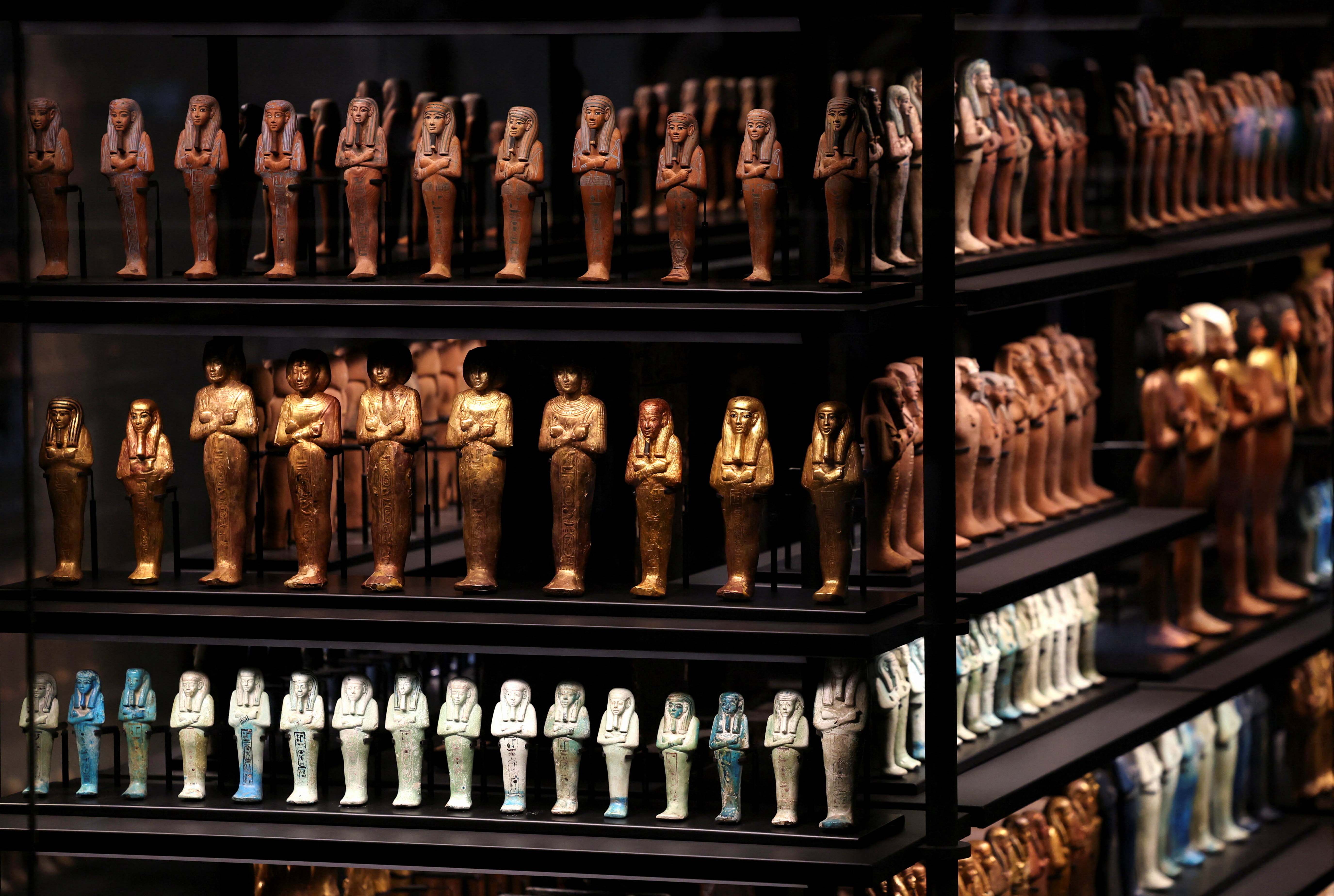 «Θέλουμε πίσω τους αρχαίους θησαυρούς», λένε οι Αιγύπτιοι, μετά τα εγκαίνια του Μεγάλου Μουσείου-4