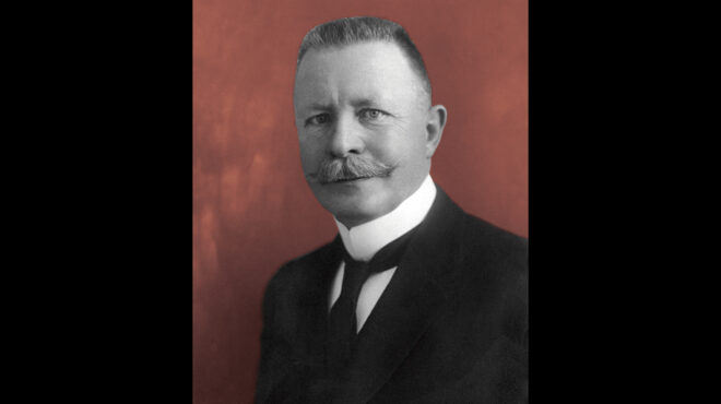 γεώργιος-στρέιτ-ο-καθηγητής-σύμβου-563915224