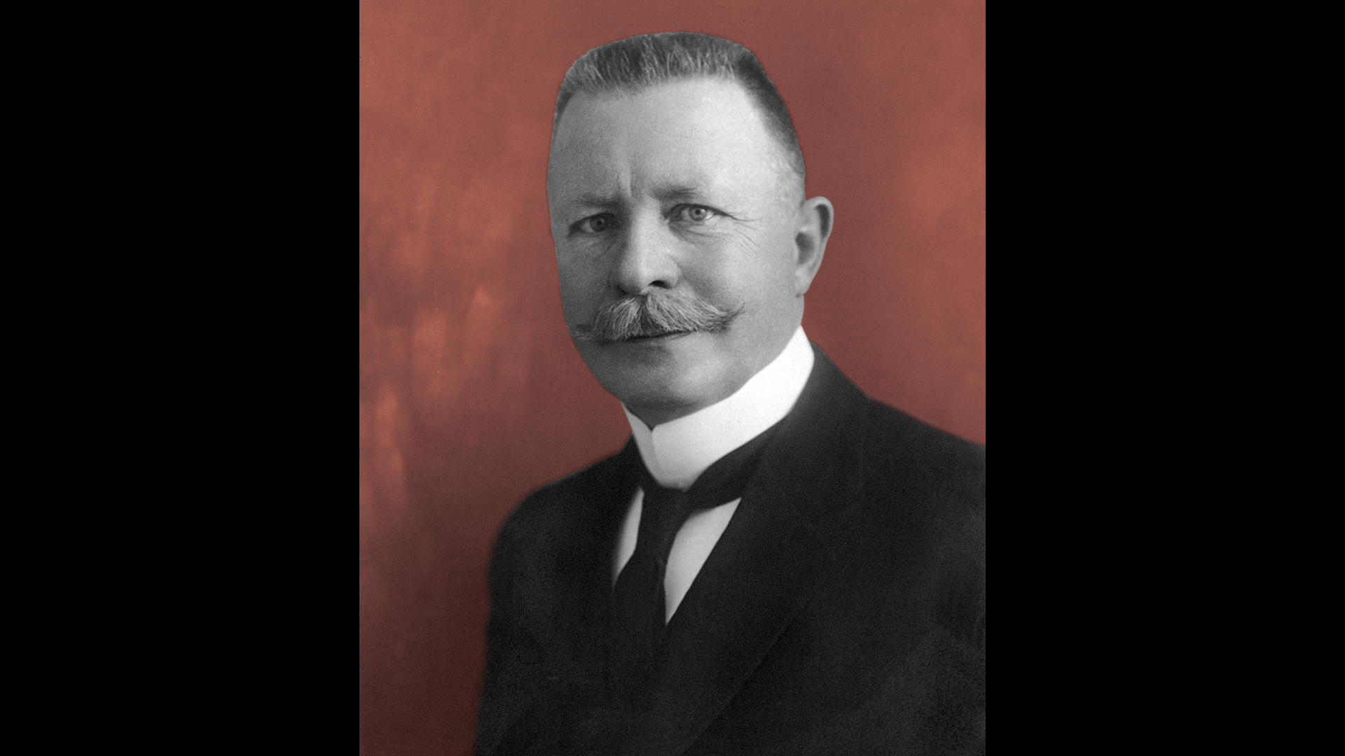 γεώργιος-στρέιτ-ο-καθηγητής-σύμβου-563915224