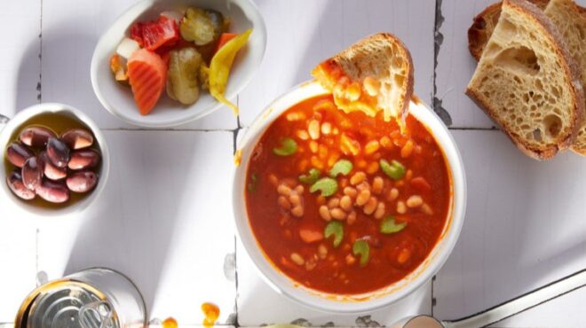 φασολάδα-εξπρές-με-φασόλια-κονσέρβας-563933083