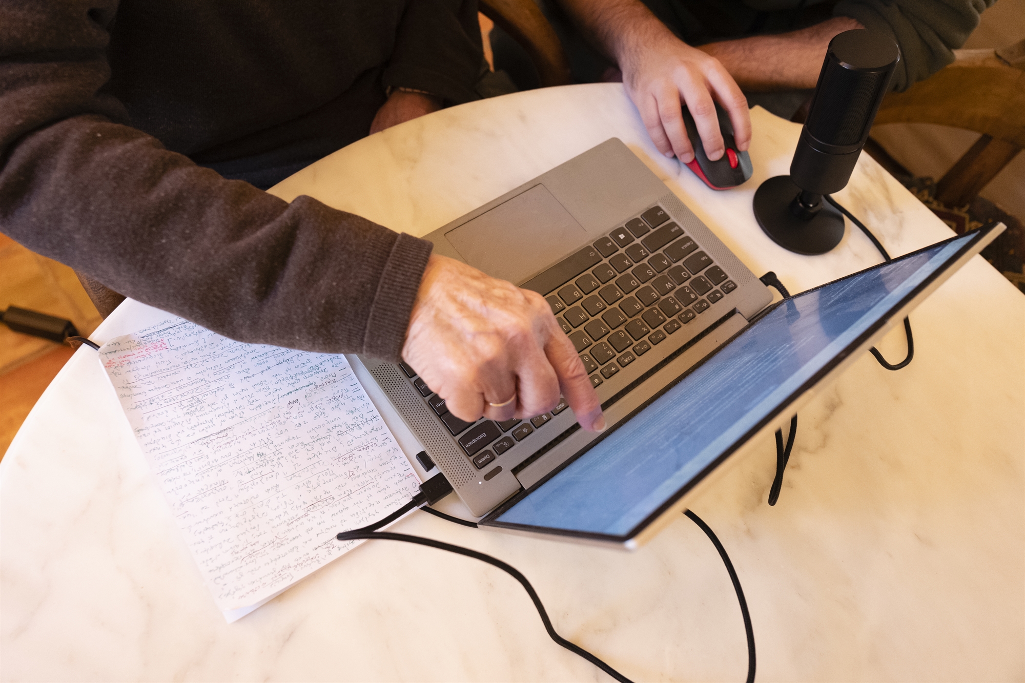 – Καλησπέρα, είμαι ο Στέλιος Ράμφος– Καλησπέρα. Είμαι το ChatGPT-2