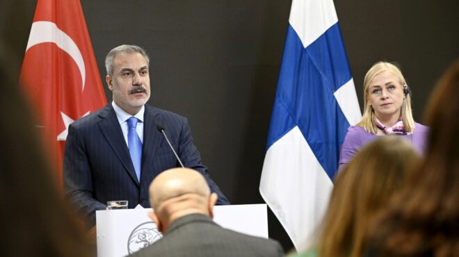 εντός-και-εκτός-οι-ευρωπαίοι-στον-οθωμ-563908180