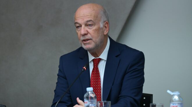 φλωρίδης-κάτω-από-τη-βεντέτα-κρύβοντα-563918908