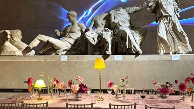 λ-μενδώνη-το-δείπνο-στην-αίθουσα-με-τα-563913064