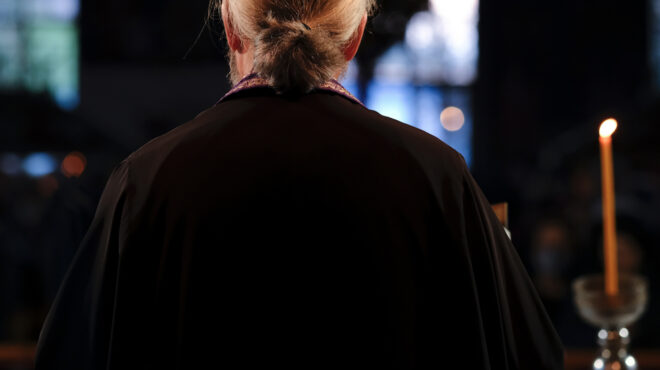 θεσσαλονίκη-απομακρύνεται-ιερέας-πο-563942767