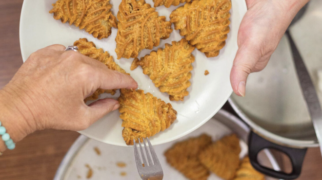 ισλί-τα-αρμένικα-γεμιστά-μελομακάρον-563904415