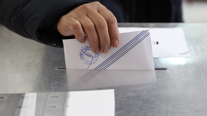 δημοσκόπηση-πόσοι-και-ποιοι-ψηφοφόρο-563903053