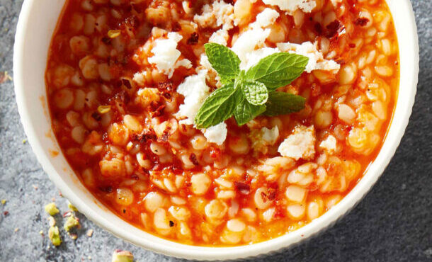 τραχανάς-με-πιπεριά-φλωρίνης-και-καυτ-563920336