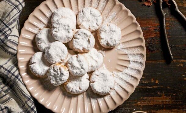 κουραμπιέδες-με-καμένο-βούτυρο-και-φο-563944267