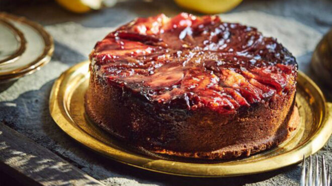 κυδωνόπιτα-ανάποδη-επίσημη-με-αμύγδα-563911078