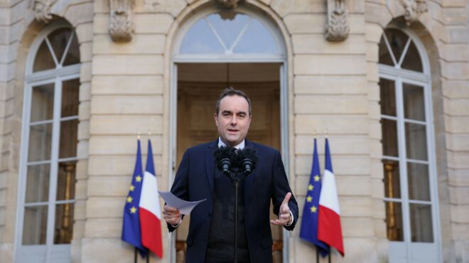 γαλλία-πρόγραμμα-εθελουσίας-στρατιω-563939710