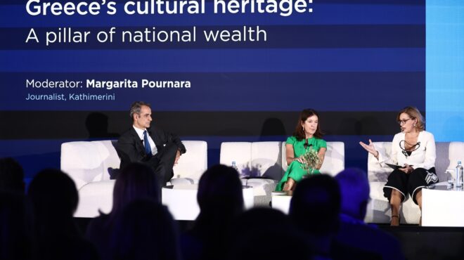 κυρ-μητσοτάκης-τα-γλυπτά-η-οικολογική-563927725