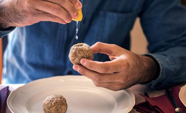 ιτσλί-κεφτέ-βραστά-τα-αρμένικα-μιτσου-563937973