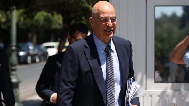 συνάντηση-δένδια-γκίλφοϊλ-στο-υπουρ-563918287