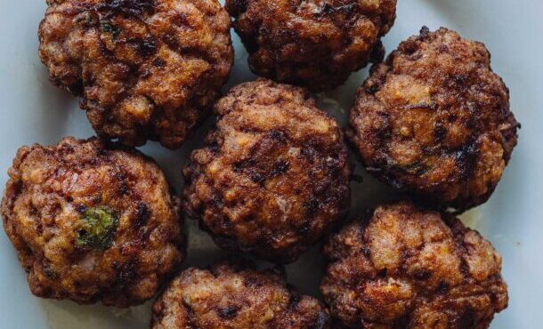 τα-κλασικά-κεφτεδάκια-18-συνταγές-για-τ-563908639