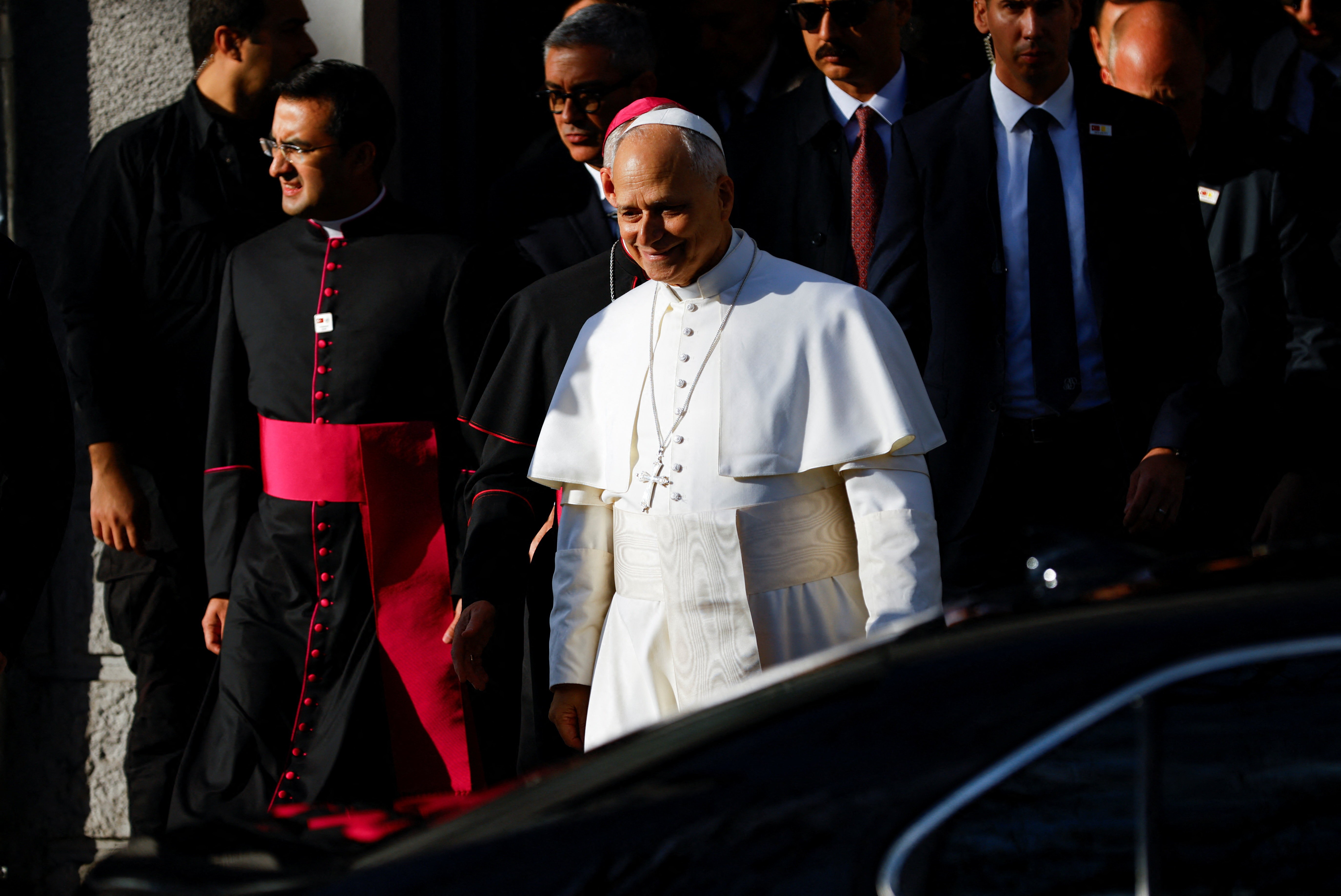 Πάπας Λέων: Εγινε δεκτός με ύμνους και χειροκροτήματα στην Κωνσταντινούπολη-2