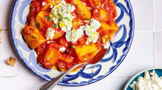 πατάτες-γιαχνί-με-κρέμα-φέτας-563903923