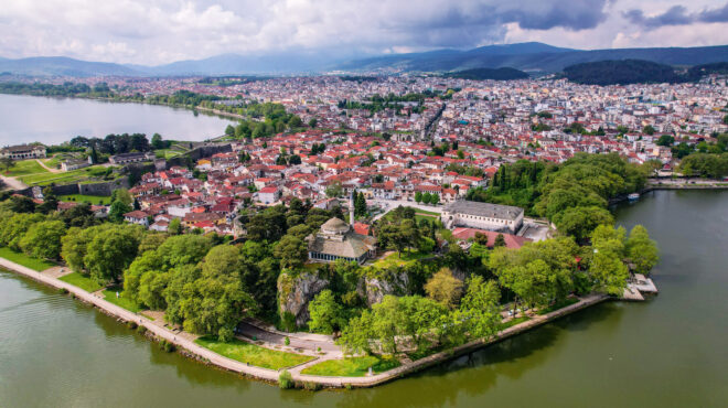 μη-βγείτε-από-το-σπίτι-εχει-νέφος-563898931