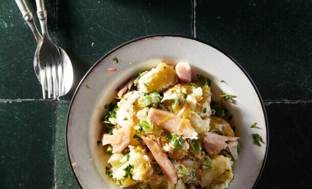 πικάντικη-σαλάτα-με-σπασμένες-πατά-563902123