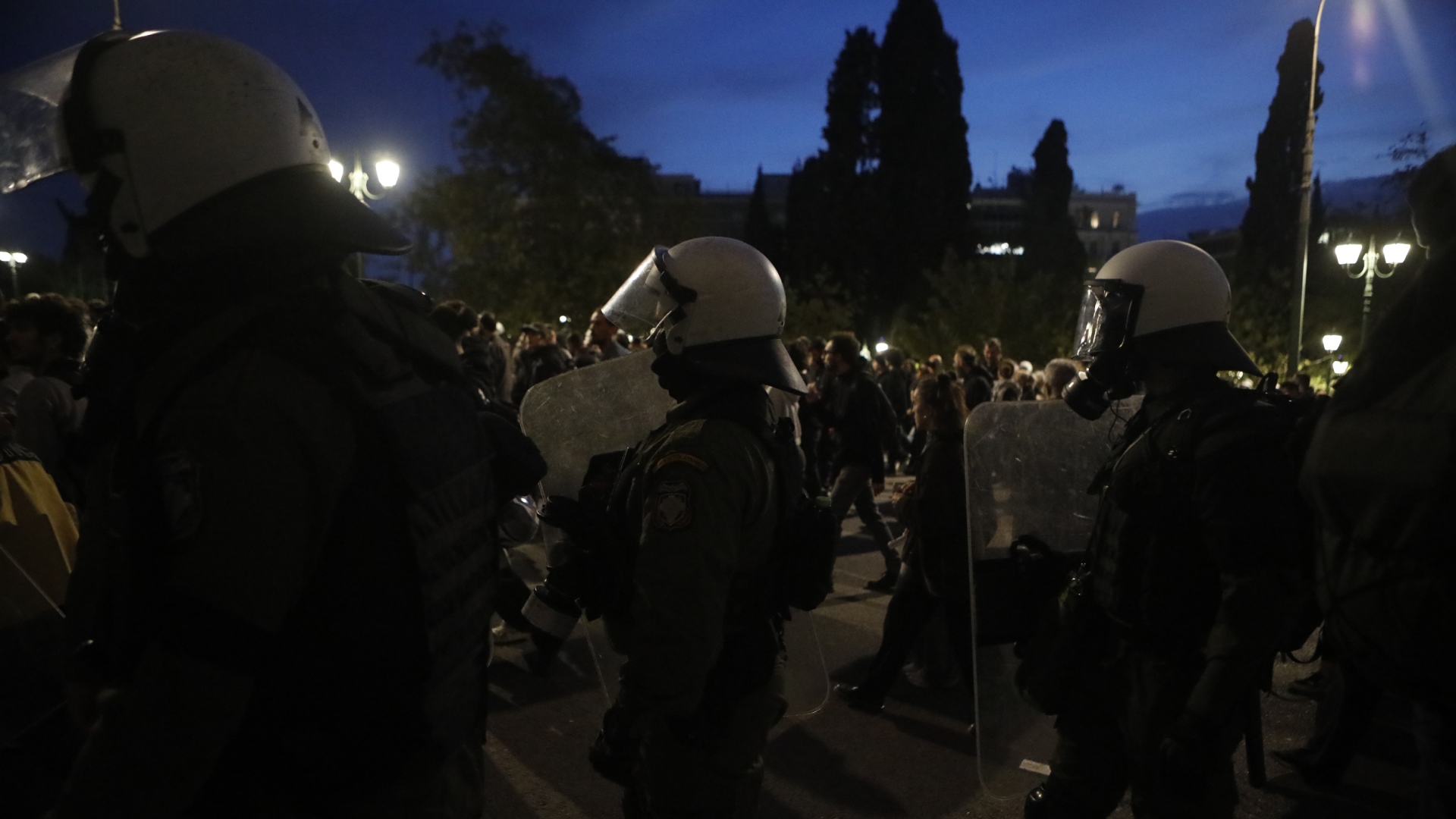 Ολοκληρώθηκε η πορεία για το Πολυτεχνείο – 11 συλλήψεις και 32 προσαγωγές-4