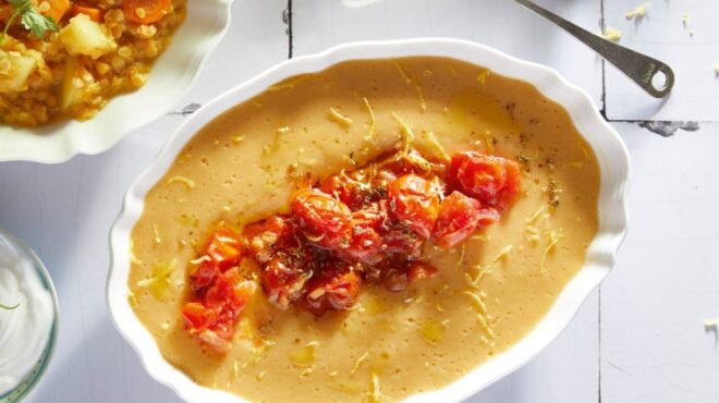 πουρές-από-κόκκινες-φακές-με-καρότα-κα-563937541