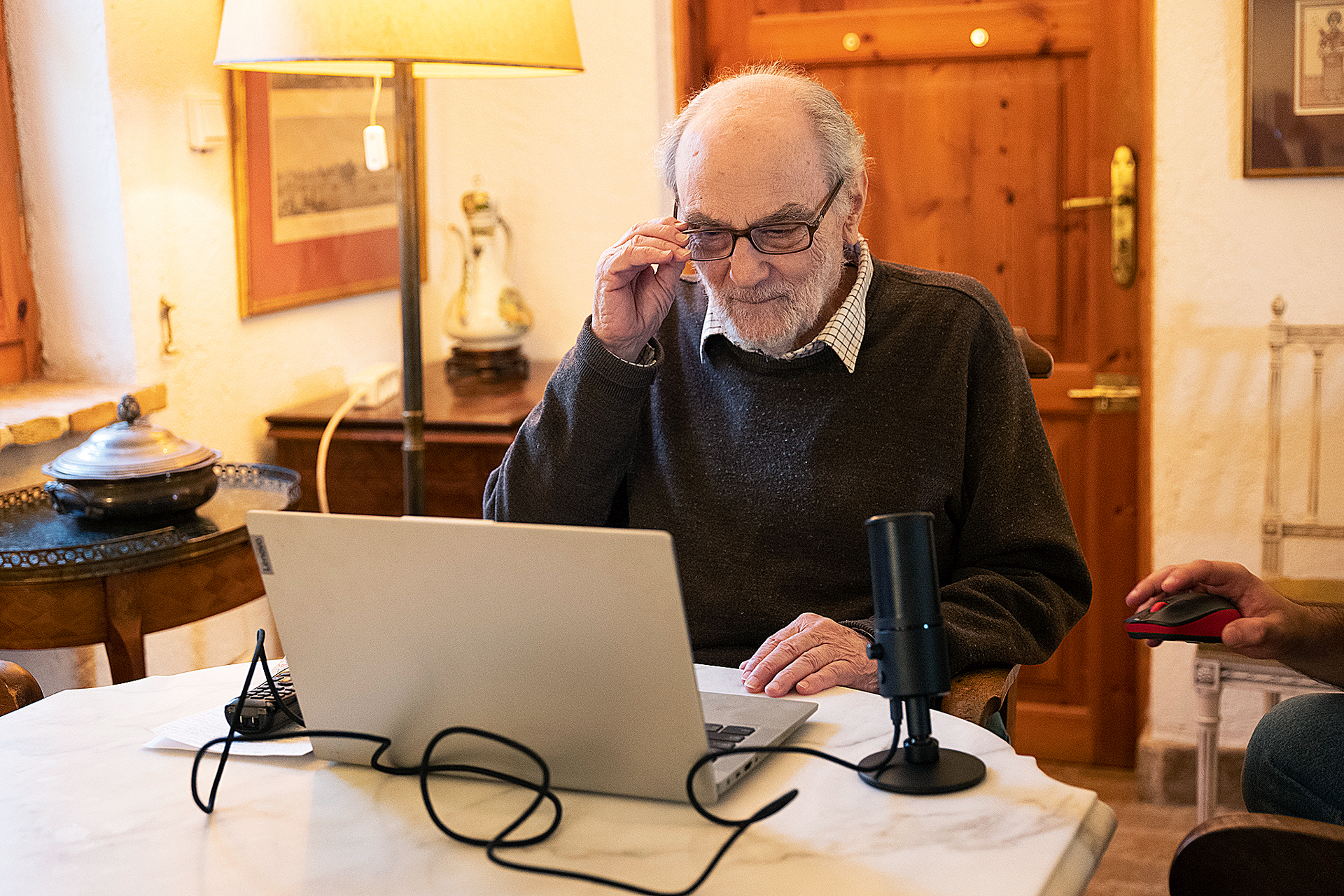 – Καλησπέρα, είμαι ο Στέλιος Ράμφος– Καλησπέρα. Είμαι το ChatGPT-1