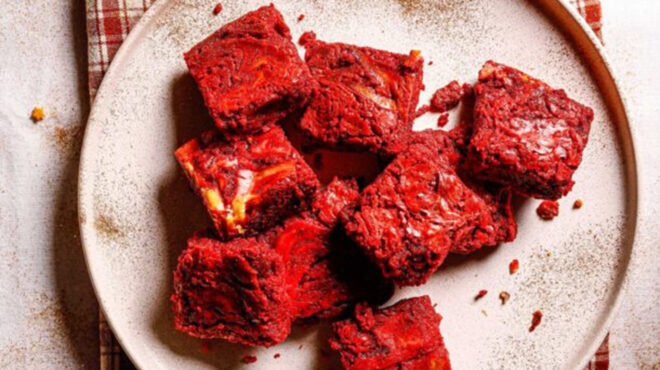 red-velvet-brownies-563931205