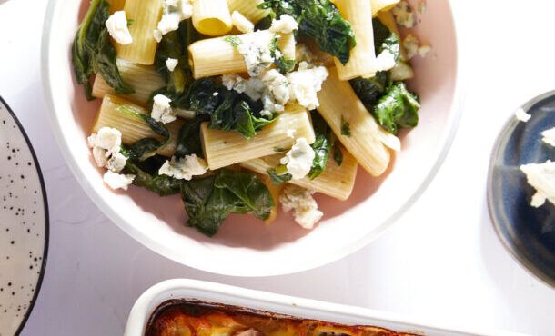 ριγκατόνι-με-σέσκουλα-και-μπλε-τυρί-563914525