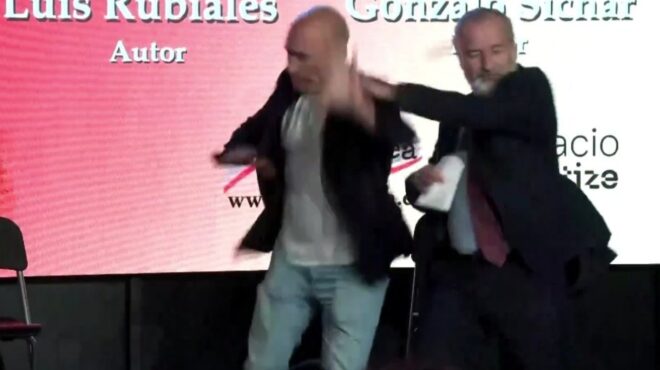 ισπανία-επίθεση-με-αυγά-στον-ρουμπιάλ-563920342